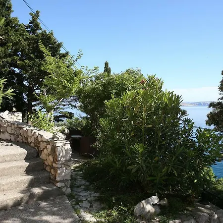 Apartment Kricin 1 *